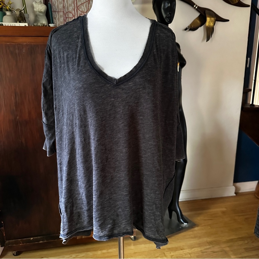 We the Free batwing swing VNECK tee  - Charcoal